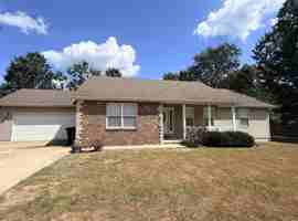 featured image of 19550 Lenox Ln