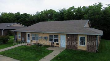 featured image of 515 E 7th St