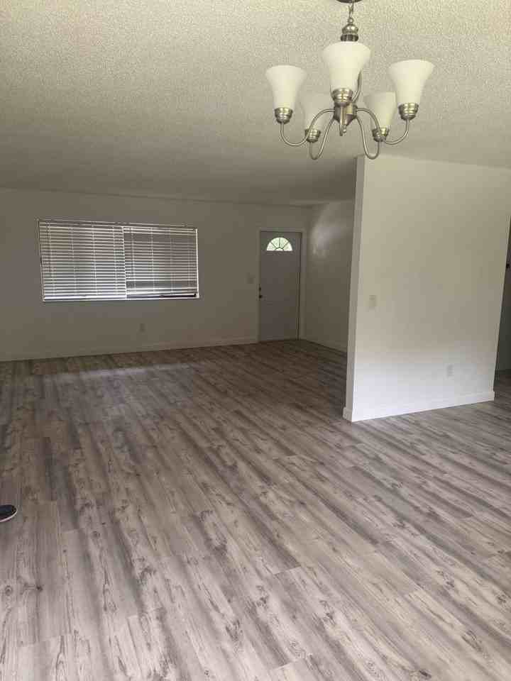 1418 Paley Cir Se - Photo 6 of 18