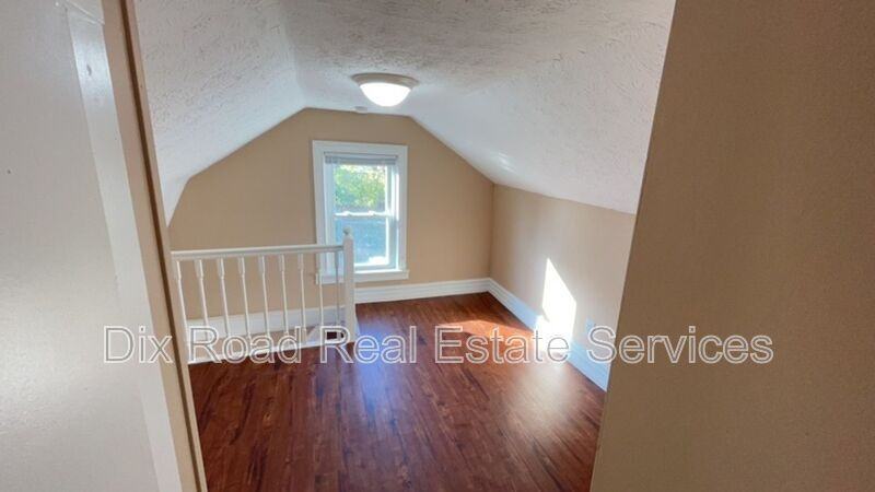 1841 Harvard St - Photo 6 of 21