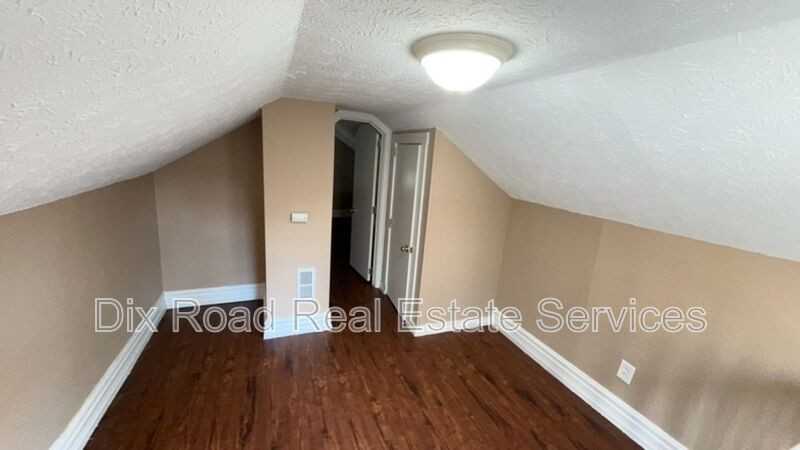 1841 Harvard St - Photo 7 of 21