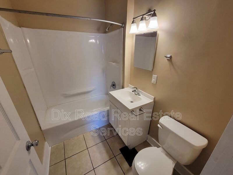 704 16th Ave - Photo 5 of 8