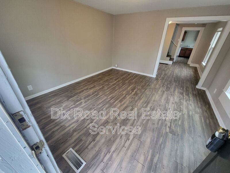 626 Ross Ave - Photo 4 of 9