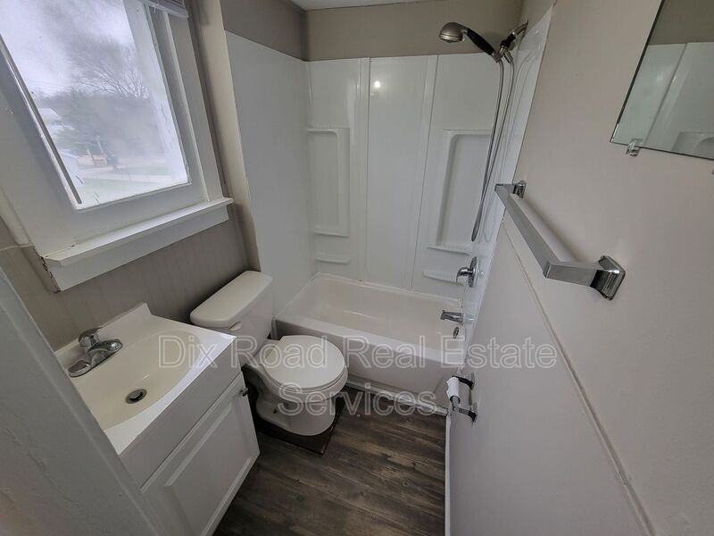 626 Ross Ave - Photo 6 of 9