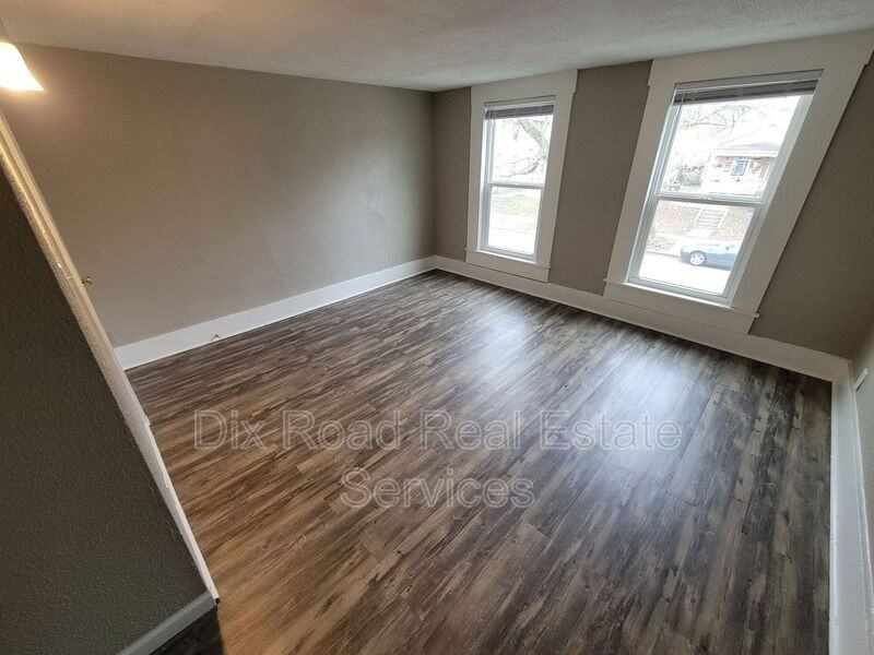 626 Ross Ave - Photo 7 of 9