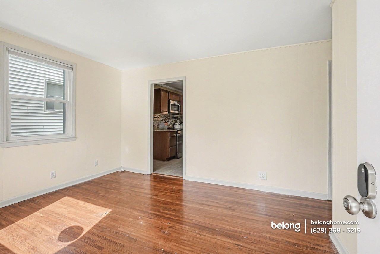 748 22nd Ct N - Photo 6 of 16