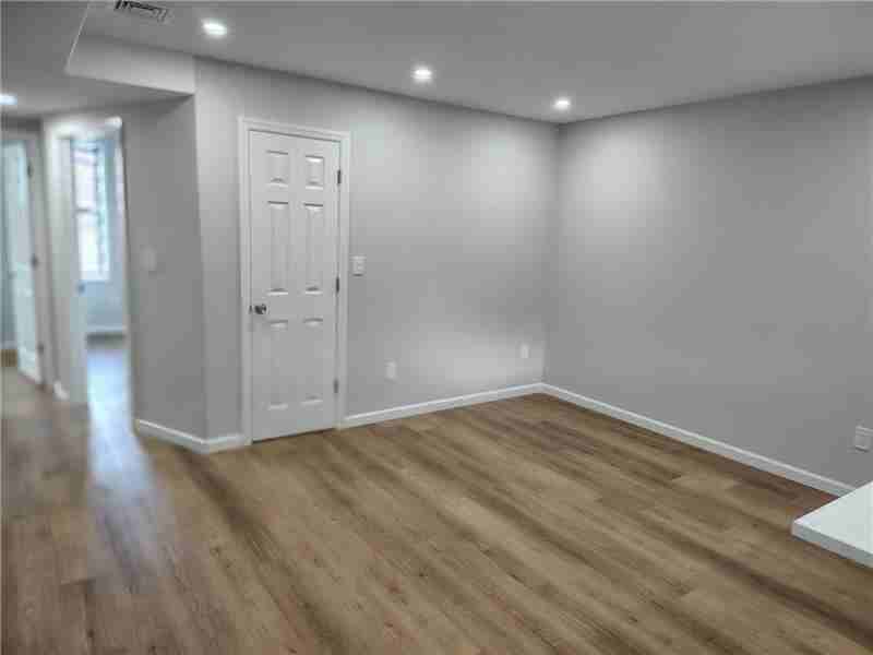 858 Bay St #2 - Photo 4 of 8