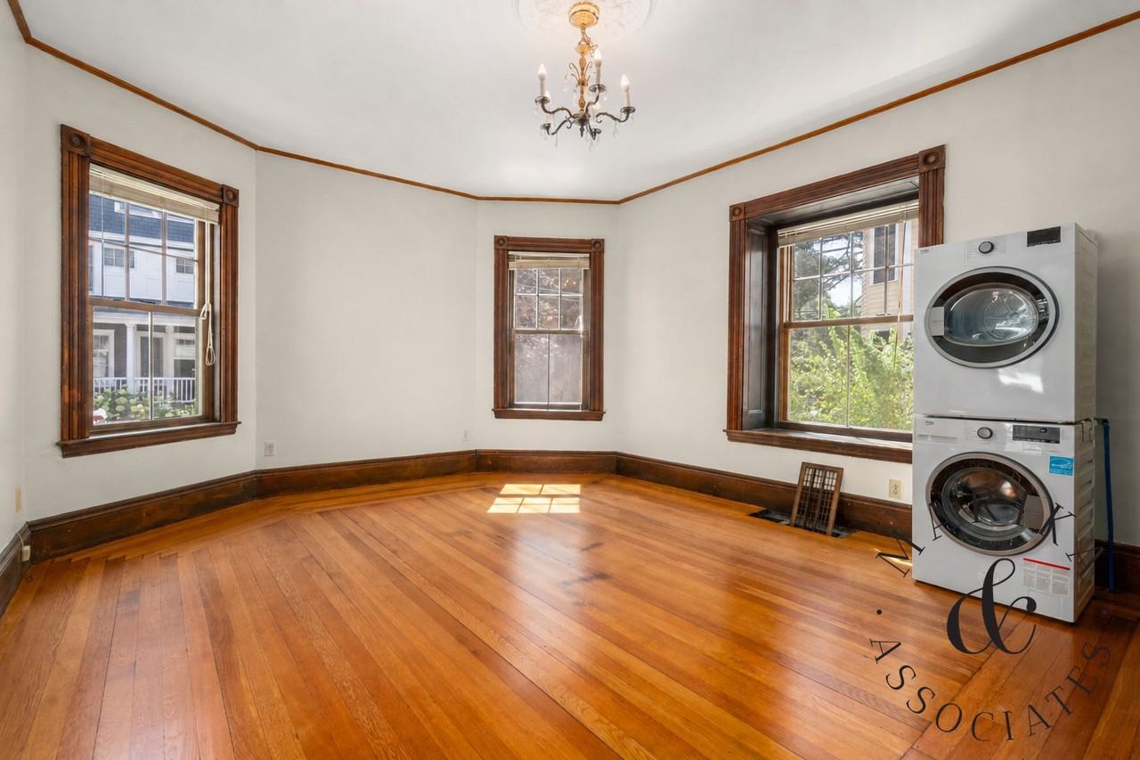 48 Auburn St - Photo 7 of 33
