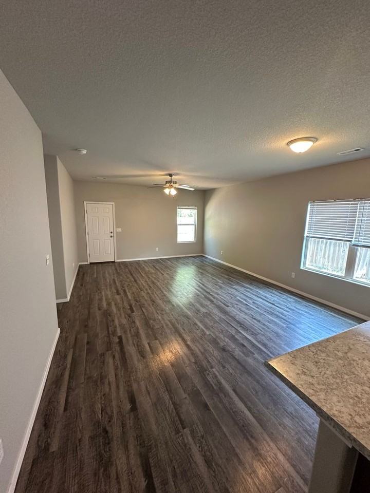 4702 W Hoover Loop - Photo 3 of 20