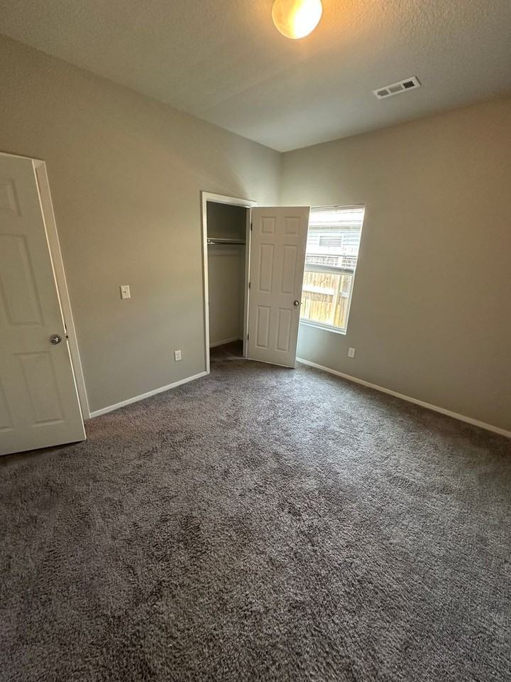 4702 W Hoover Loop - Photo 7 of 20