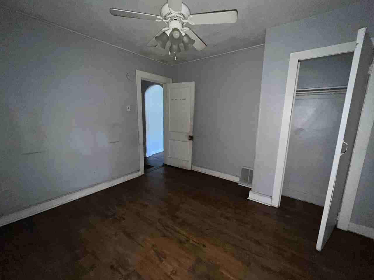 1127 N 45th St - Photo 4 of 7
