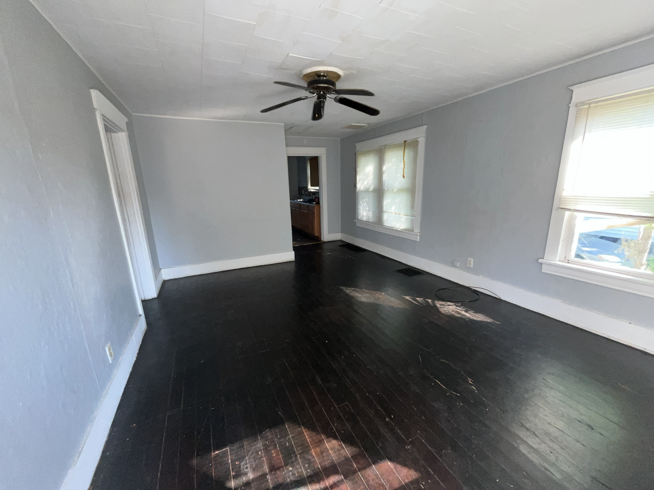802 N 71st St - Photo 2 of 6