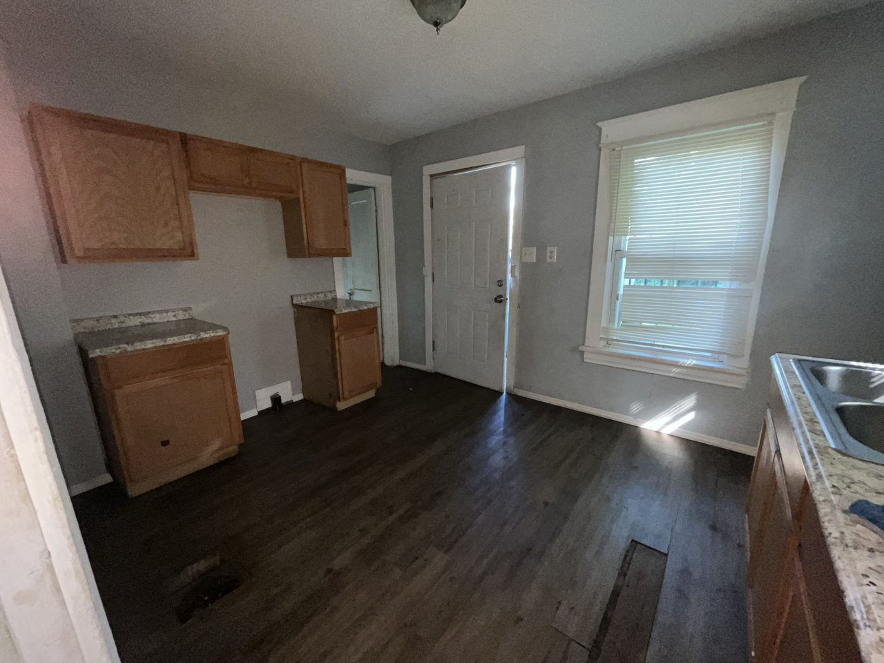 802 N 71st St - Photo 4 of 6