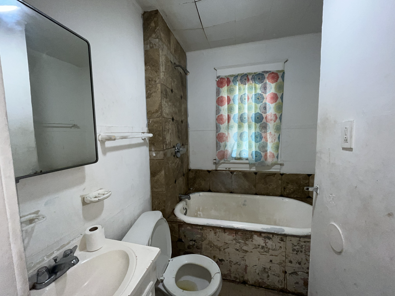 802 N 71st St - Photo 5 of 6