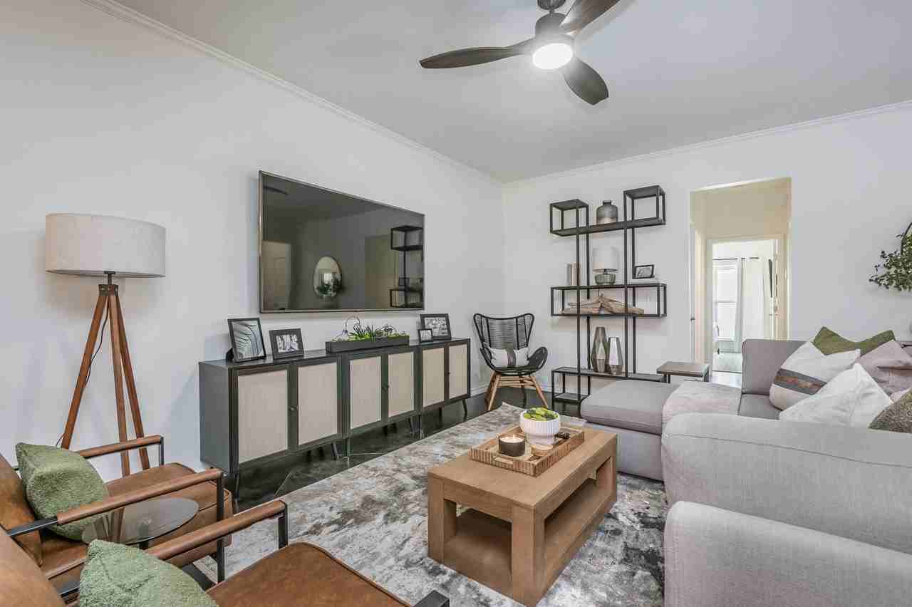 9921 Digby Ln - Photo 5 of 19