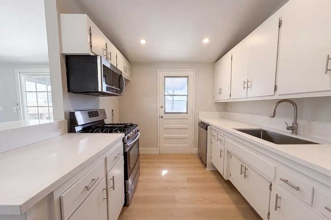 19016 Felbridge Street - Photo 3 of 6