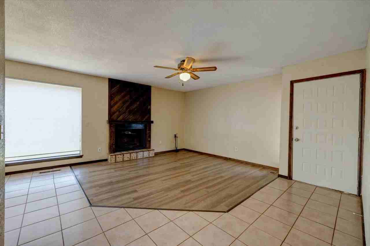 3718 Southwind Ave - Photo 3 of 21