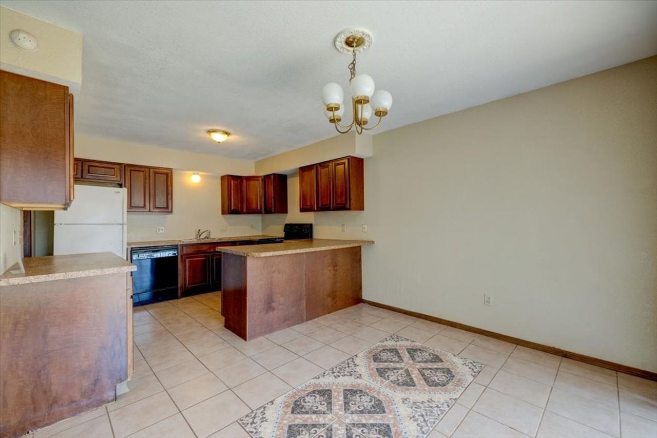 3718 Southwind Ave - Photo 6 of 21