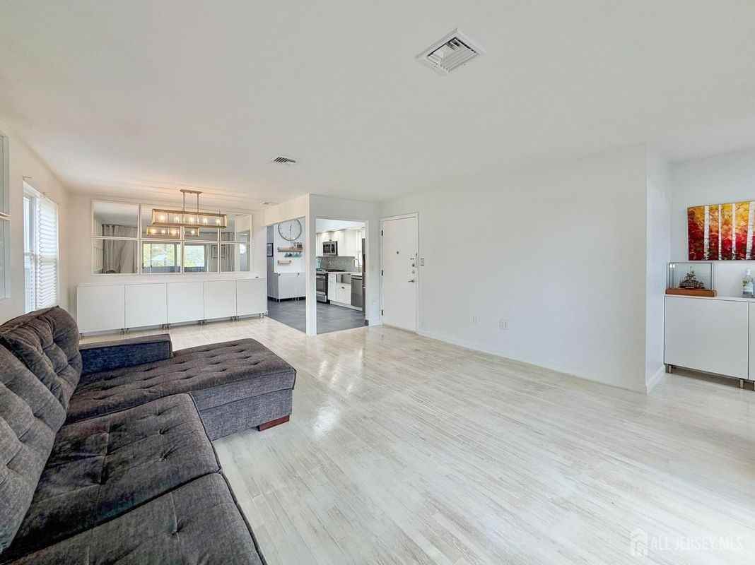 67 71st St ##2 - Photo 6 of 26