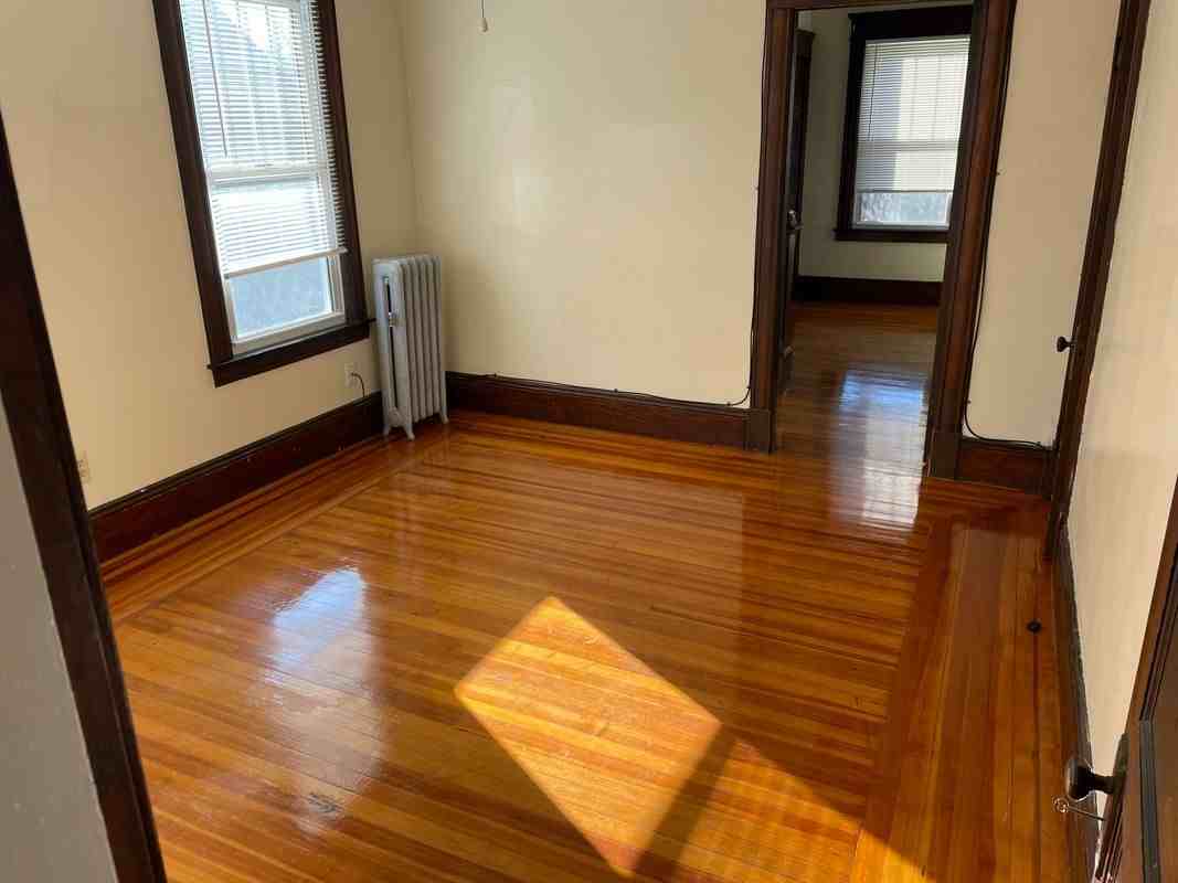 16 Canby St - Photo 5 of 10