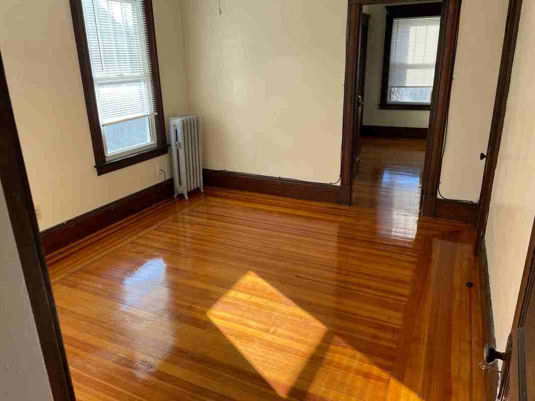 16 Canby St - Photo 7 of 10