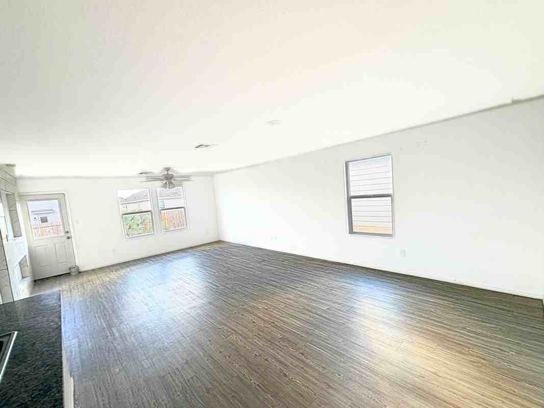 10838 Hernando Ct - Photo 2 of 26