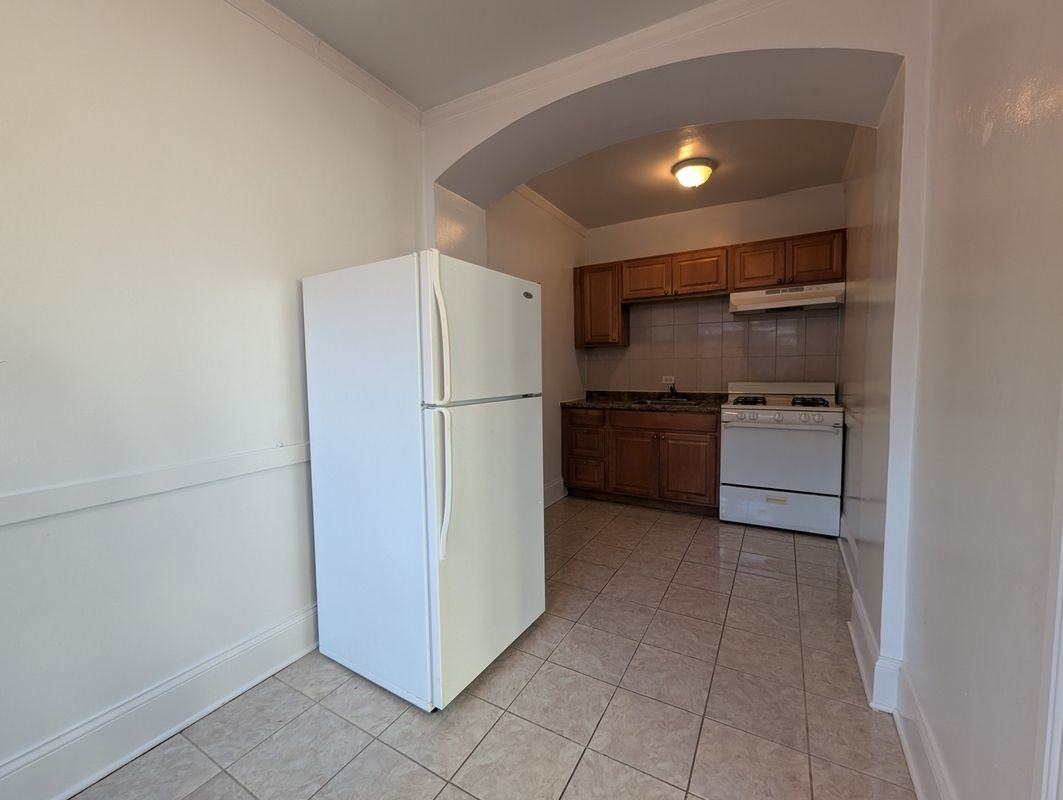 2715 N Milwaukee Ave - Photo 4 of 12