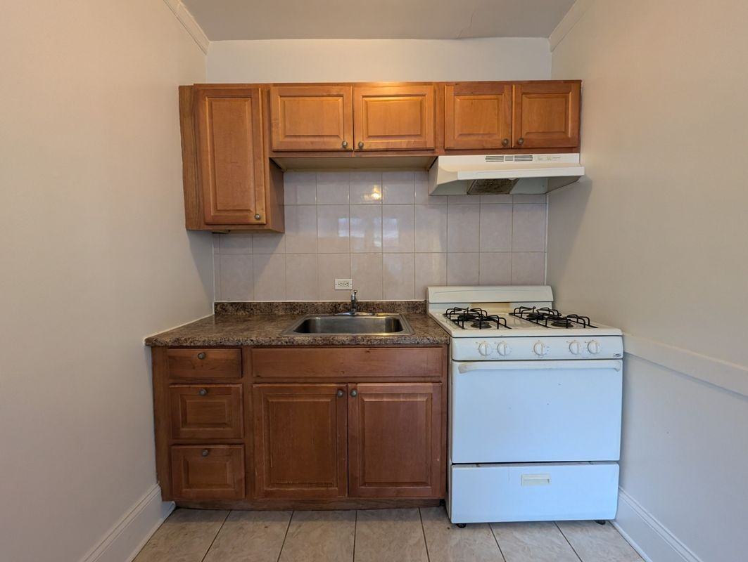 2715 N Milwaukee Ave - Photo 5 of 12
