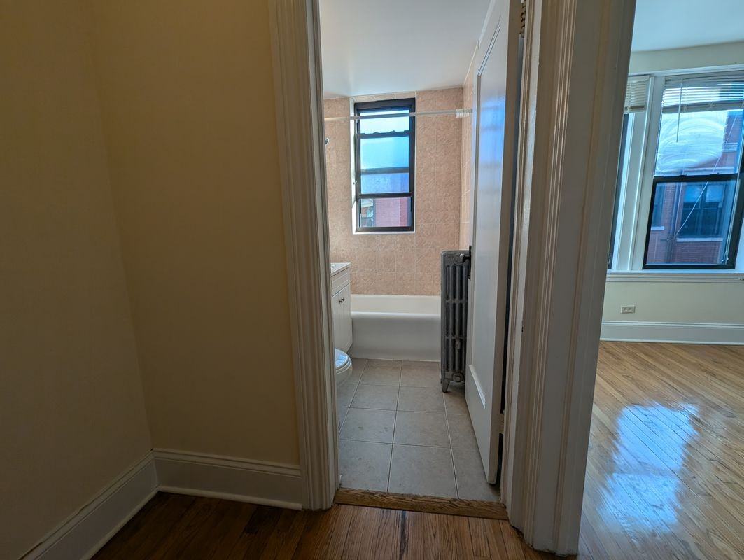 2715 N Milwaukee Ave - Photo 7 of 12