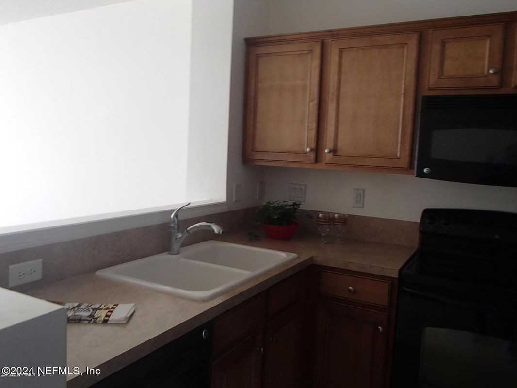 8125 Summer Gate Ct - Photo 7 of 25