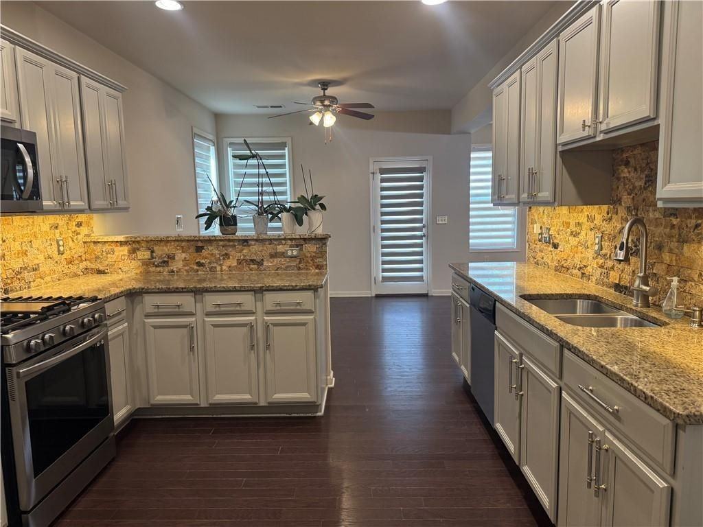 3683 Archgate Ct - Photo 2 of 8