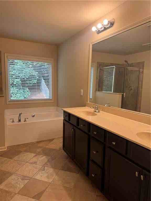 3683 Archgate Ct - Photo 5 of 8