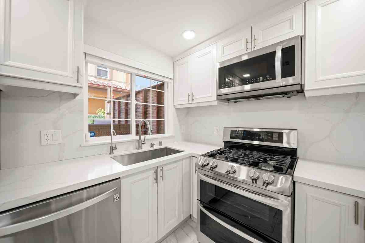 715 E Angeleno Ave ##104 - Photo 5 of 29