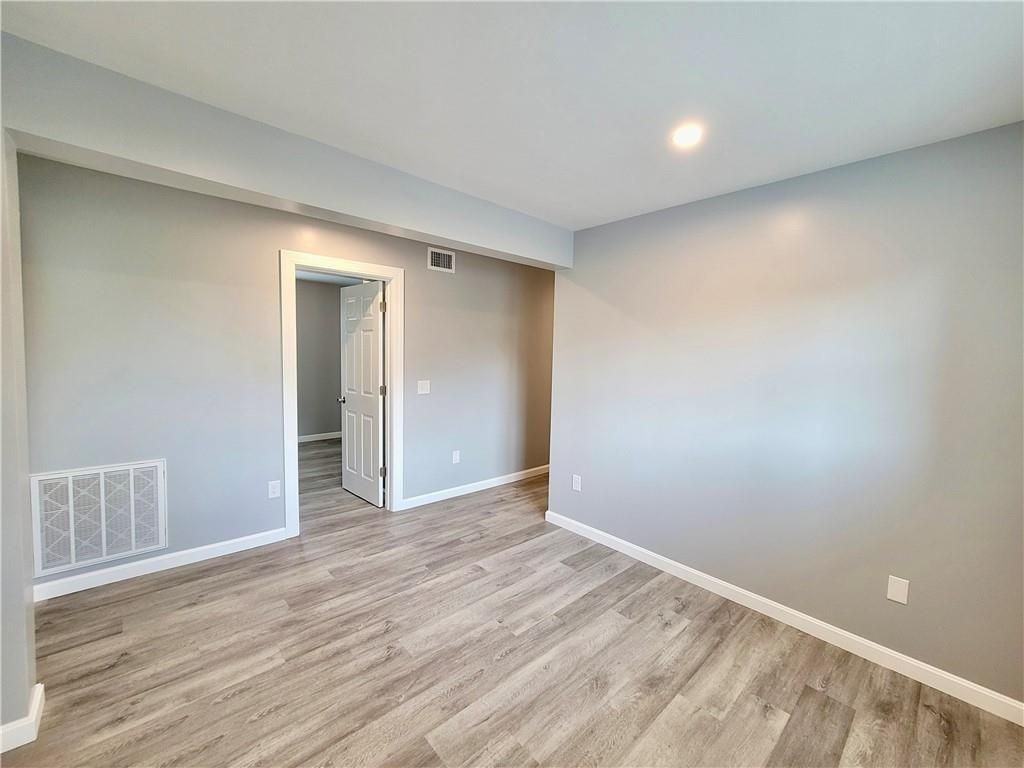 527 Charles St ##2 - Photo 4 of 8