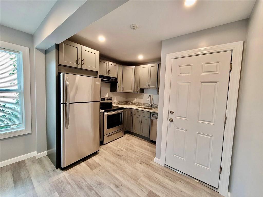 527 Charles St ##2 - Photo 5 of 8