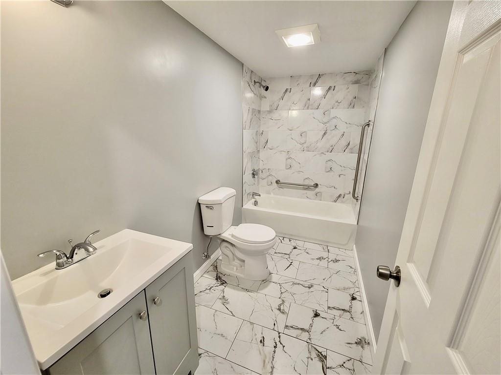 527 Charles St ##2 - Photo 6 of 8