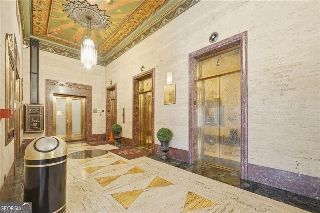 32 Peachtree St - Photo 2 of 17