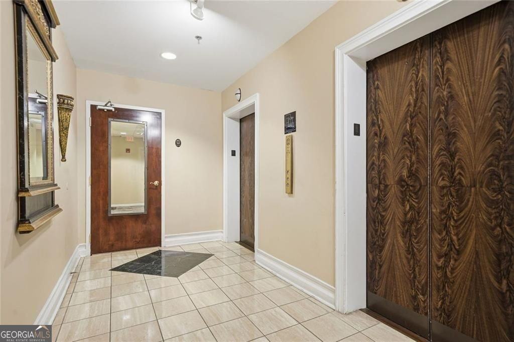 32 Peachtree St - Photo 3 of 17