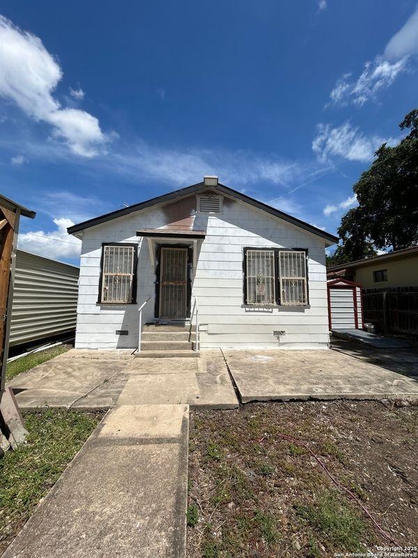 2322 W Olmos Dr - Photo 4 of 12