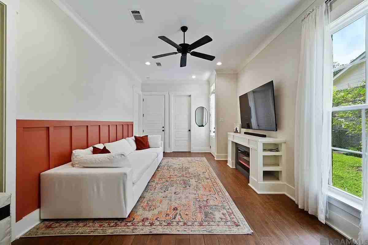422 Saint Thomas Ln - Photo 6 of 10