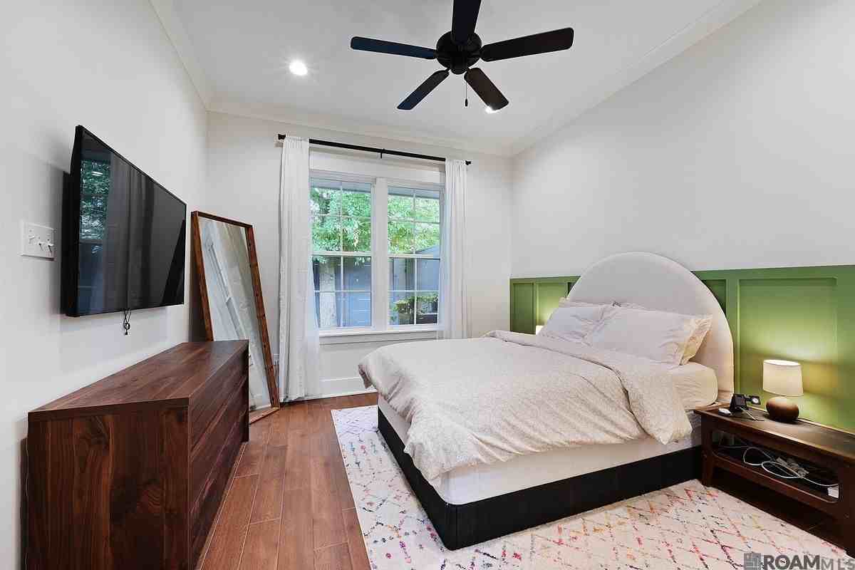 422 Saint Thomas Ln - Photo 7 of 10