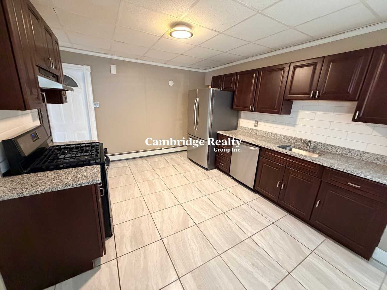 20 Linden St #1A - Photo 6 of 14