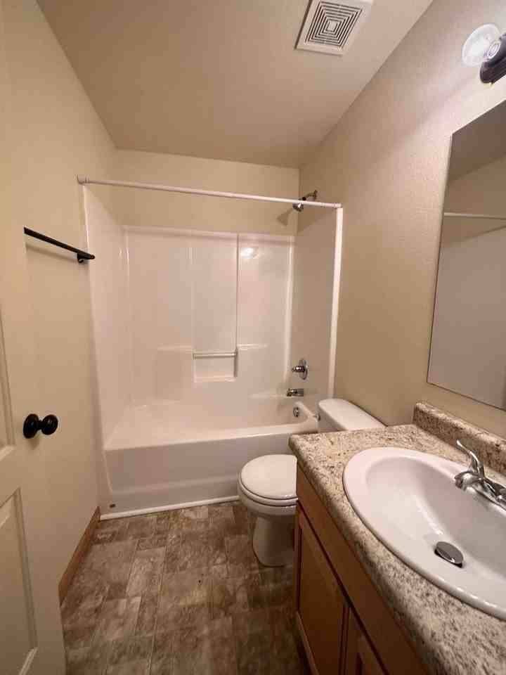 310 5th Ave W - Photo 5 of 10