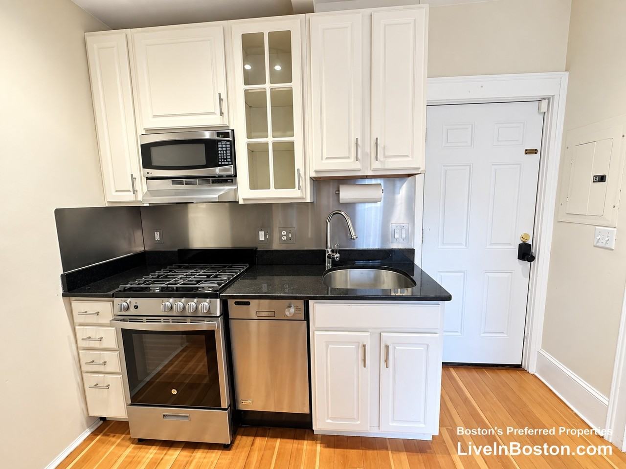 78 Burbank St #203 - Photo 4 of 8