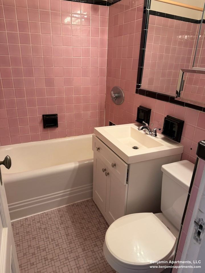 Garrison St. & Huntington Avenue #604 - Photo 6 of 10