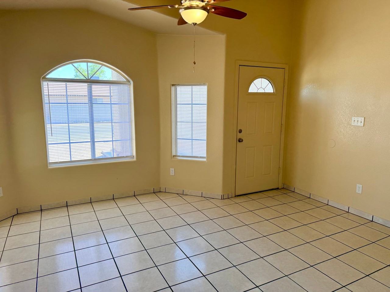 2028 E Cristina St - Photo 5 of 23