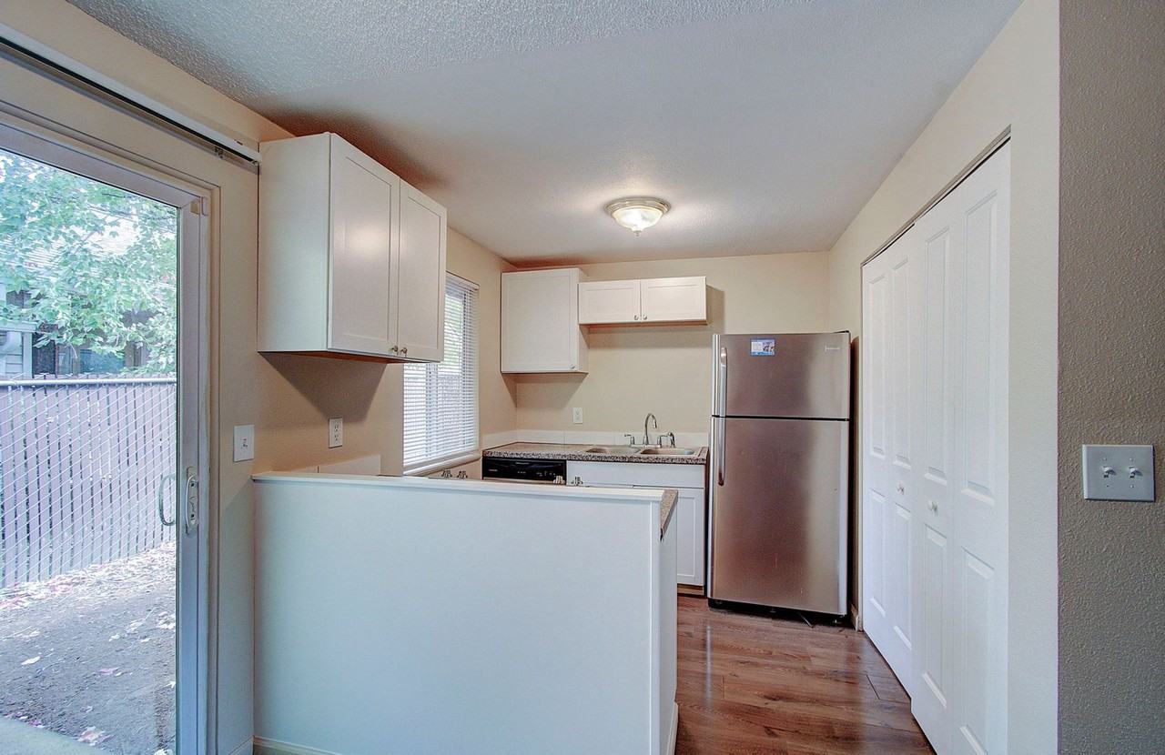 3512 Kauffman Ave #I - Photo 6 of 20
