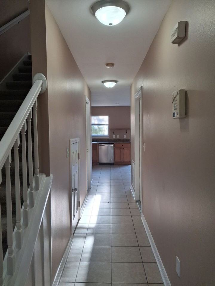 242 Callaway Chase Ln - Photo 3 of 35