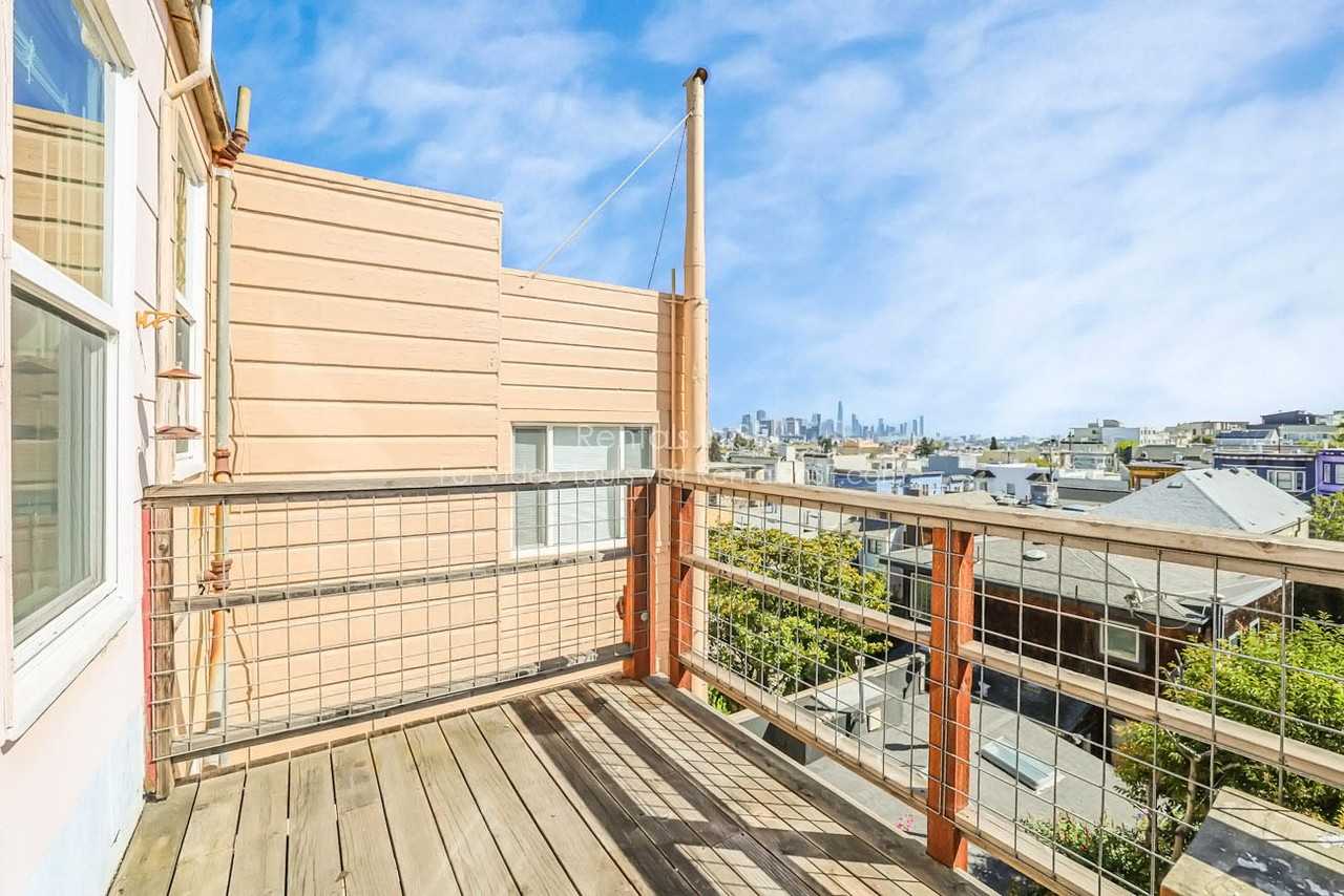 227 Collingwood St - Photo 5 of 15