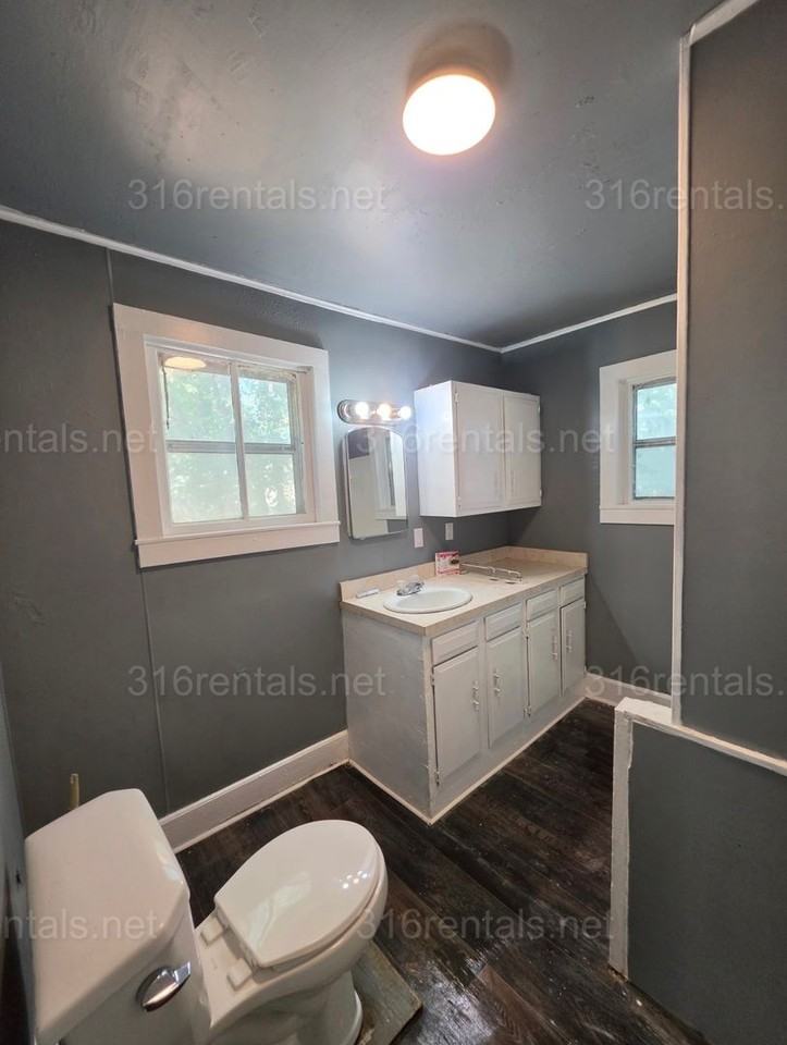 508 W 5th St - Photo 3 of 6